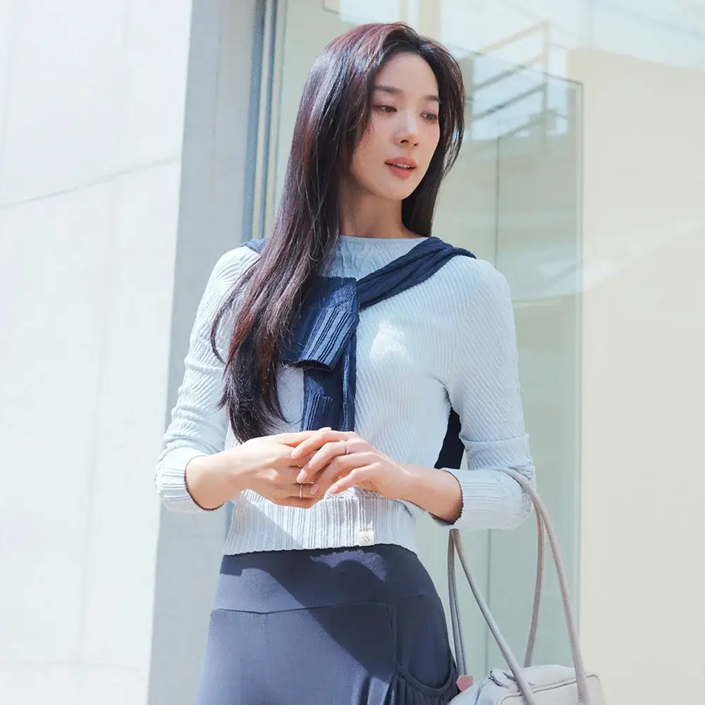 [이청아 착용] 프론투라인 심리스 롱 슬리브 커버업